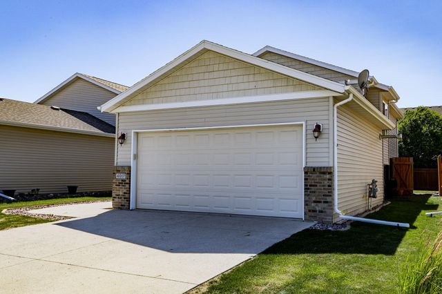 4017 9th Street S, Moorhead, MN 56560