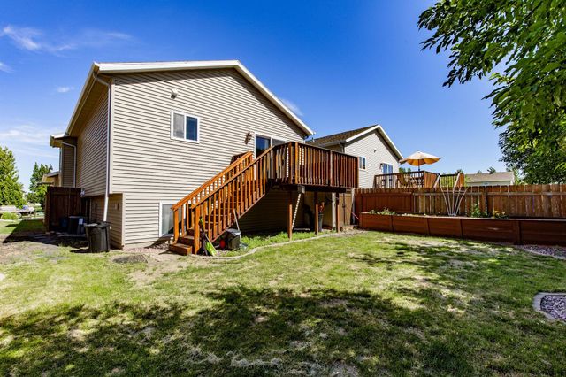 4017 9th Street S, Moorhead, MN 56560