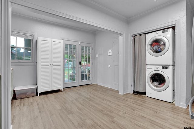 212 Smith Street, Henderson, TX 75654