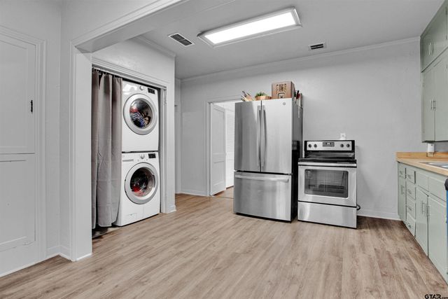 212 Smith Street, Henderson, TX 75654