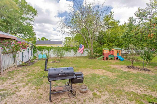 212 Smith Street, Henderson, TX 75654