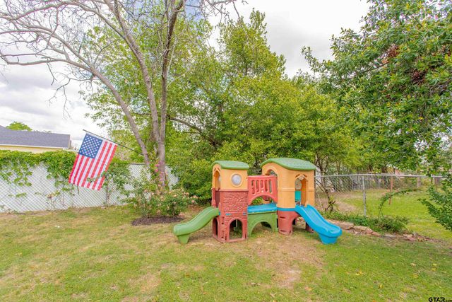 212 Smith Street, Henderson, TX 75654