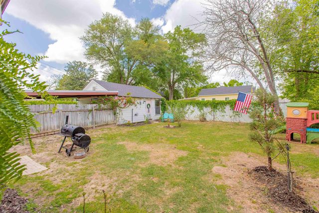 212 Smith Street, Henderson, TX 75654