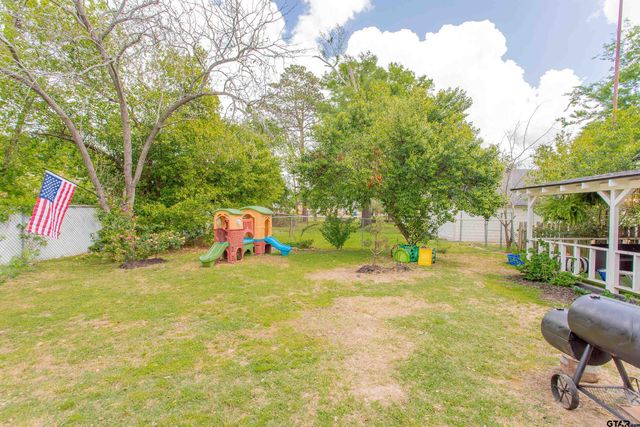 212 Smith Street, Henderson, TX 75654