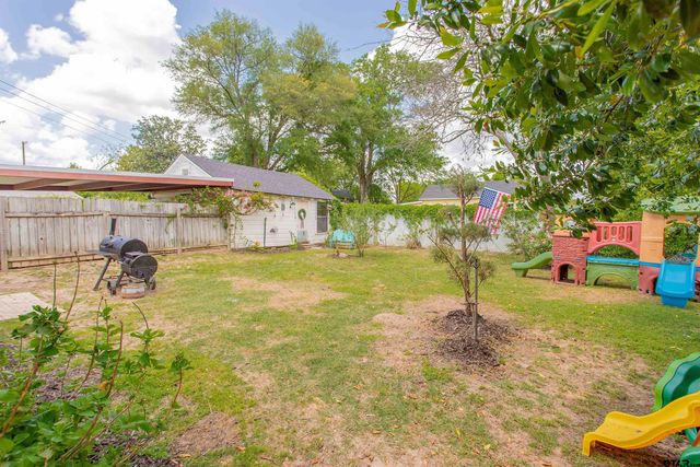 212 Smith Street, Henderson, TX 75654