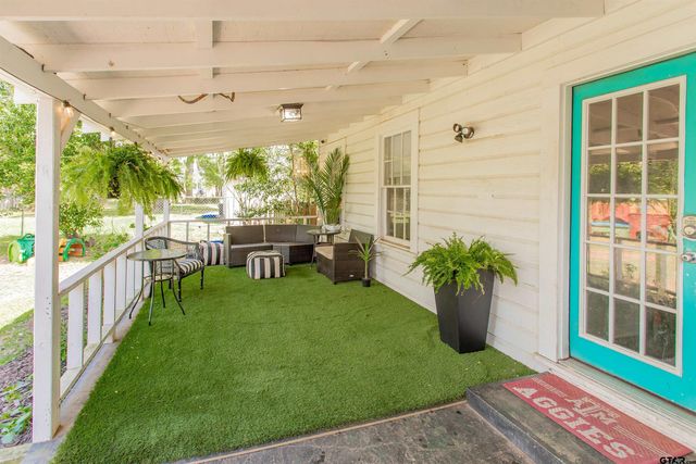 212 Smith Street, Henderson, TX 75654