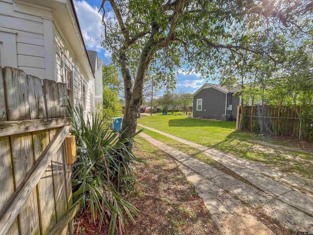 212 Smith Street, Henderson, TX 75654