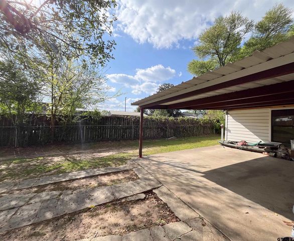 212 Smith Street, Henderson, TX 75654
