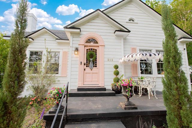 212 Smith Street, Henderson, TX 75654