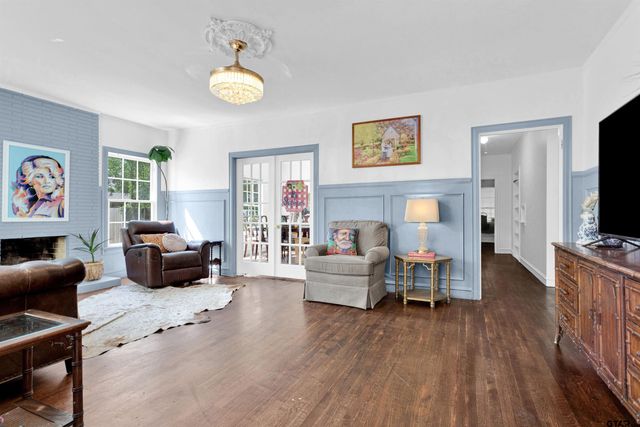 212 Smith Street, Henderson, TX 75654