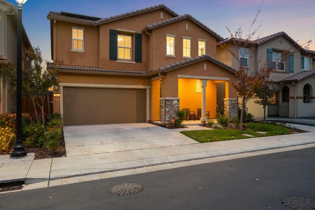 109 Pilato Dr, Stockton, CA 95209