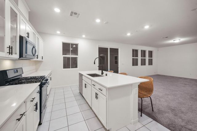 109 Pilato Dr, Stockton, CA 95209