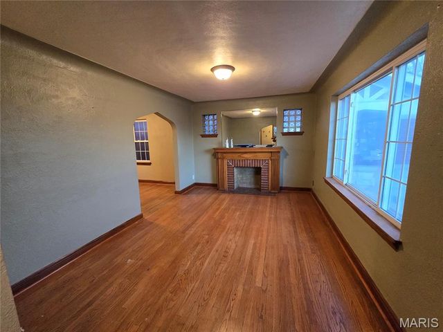 4939 Lisette Avenue, St Louis, MO 63109