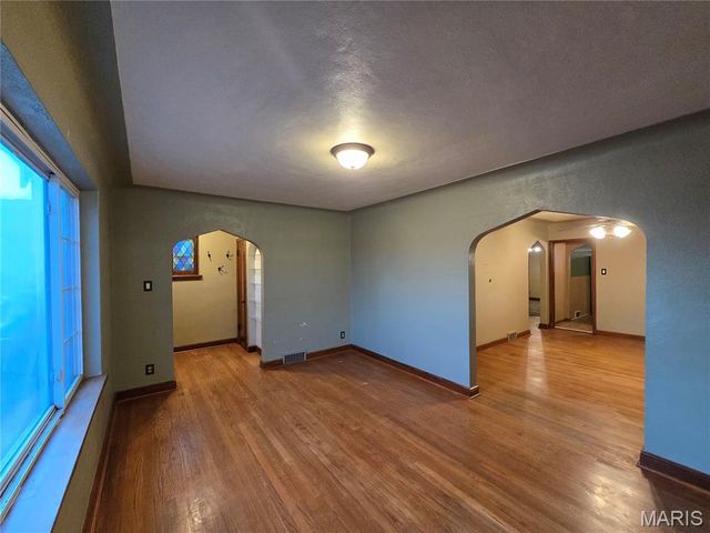 4939 Lisette Avenue, St Louis, MO 63109