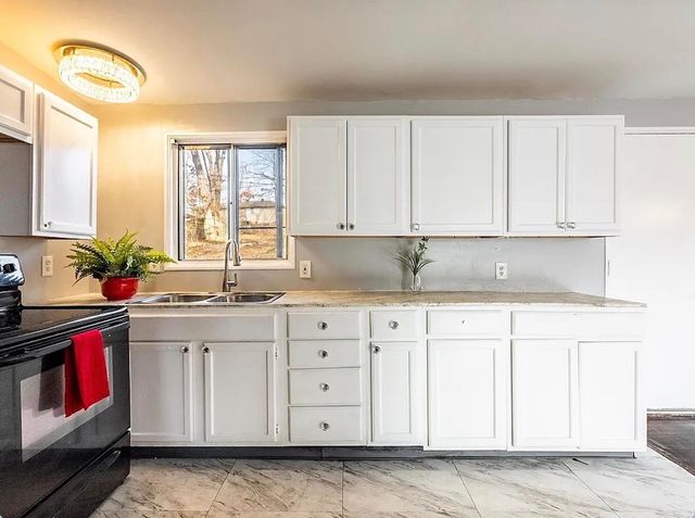 64 S Meadowcliff Dr, Little Rock, AR 72209