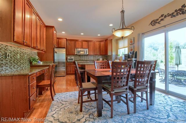 59318 Peters Barn Drive, South Lyon, MI 48178