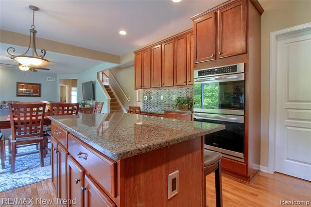 59318 Peters Barn Drive, South Lyon, MI 48178