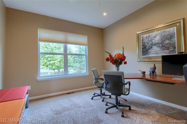 59318 Peters Barn Drive, South Lyon, MI 48178