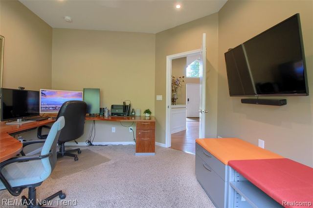 59318 Peters Barn Drive, South Lyon, MI 48178