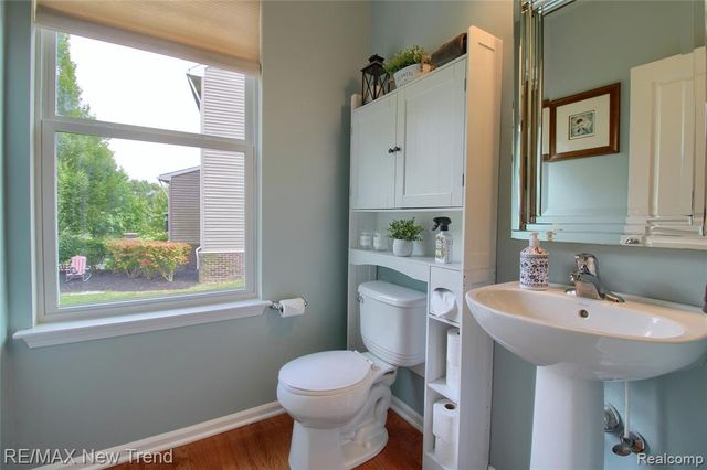 59318 Peters Barn Drive, South Lyon, MI 48178