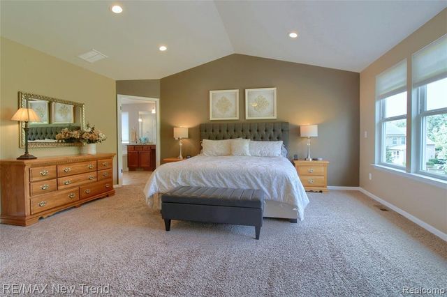 59318 Peters Barn Drive, South Lyon, MI 48178