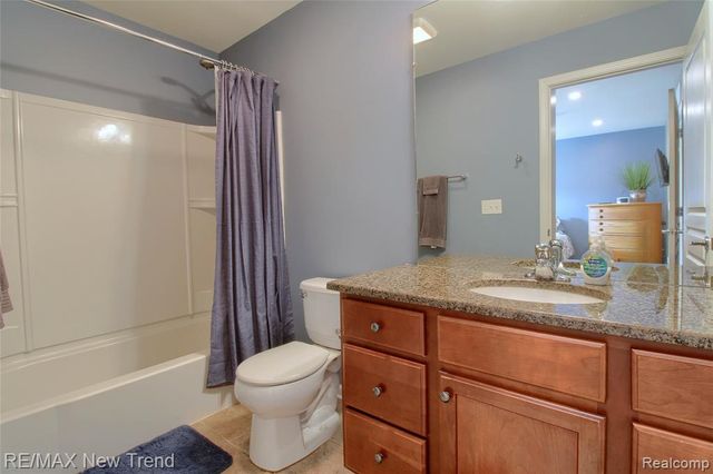 59318 Peters Barn Drive, South Lyon, MI 48178