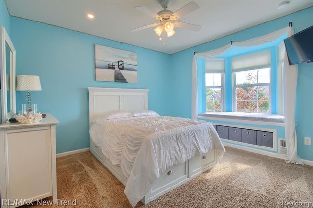 59318 Peters Barn Drive, South Lyon, MI 48178