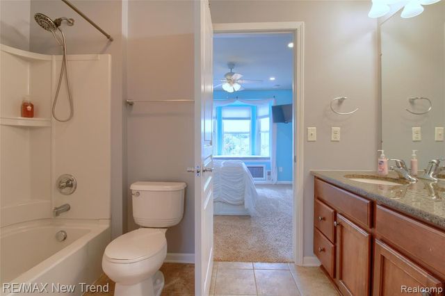 59318 Peters Barn Drive, South Lyon, MI 48178