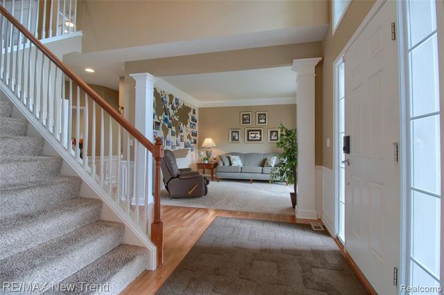 59318 Peters Barn Drive, South Lyon, MI 48178