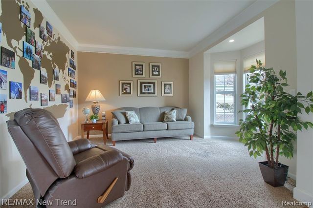 59318 Peters Barn Drive, South Lyon, MI 48178