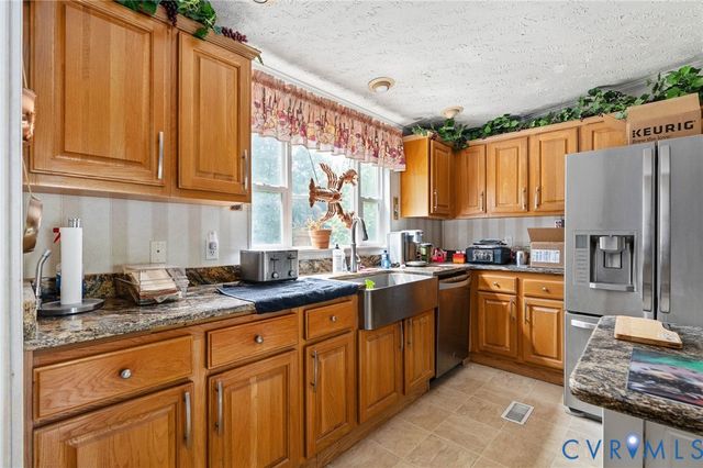 5880 Bilmar Ln, Charles City, VA 23030