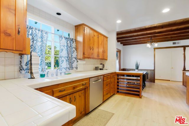 6207 Melba Avenue, Woodland Hills (los Angeles), CA 91367