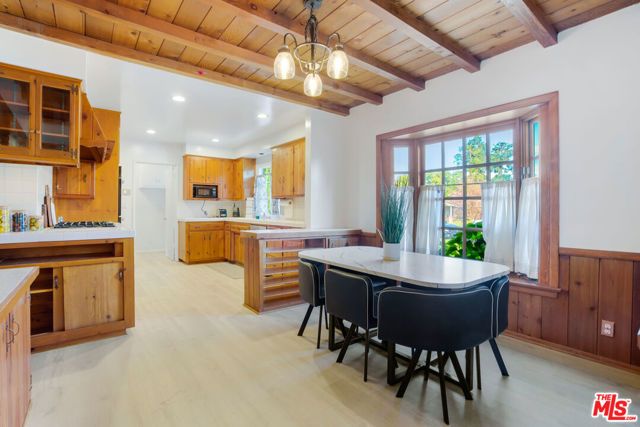 6207 Melba Avenue, Woodland Hills (los Angeles), CA 91367