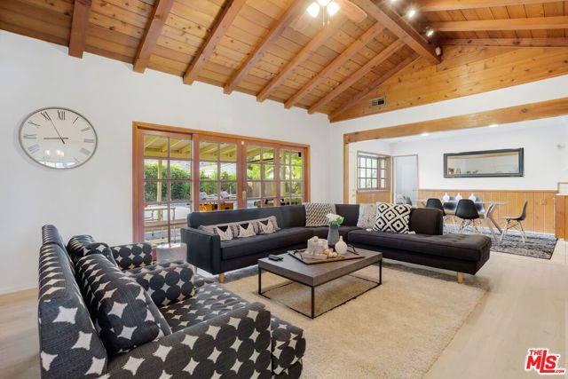 6207 Melba Avenue, Woodland Hills (los Angeles), CA 91367