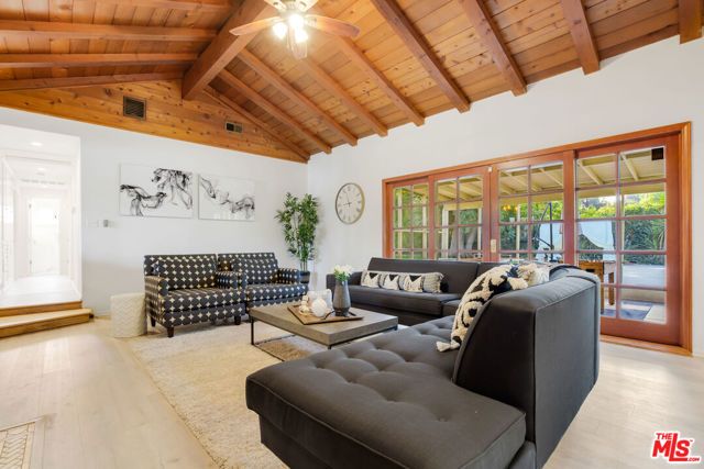 6207 Melba Avenue, Woodland Hills (los Angeles), CA 91367