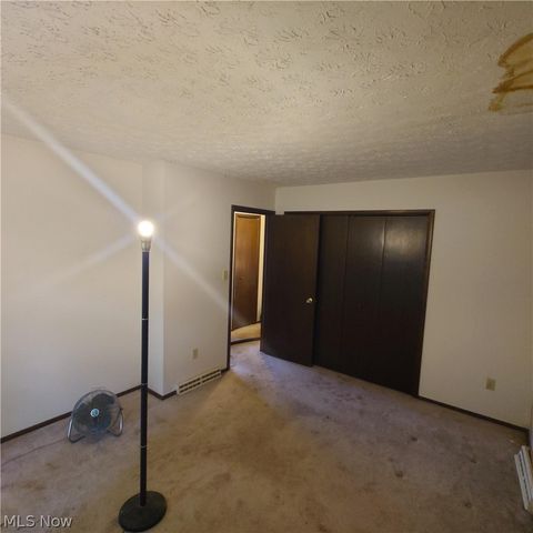 6407 Woodmoor Avenue NW, Canton, OH 44718