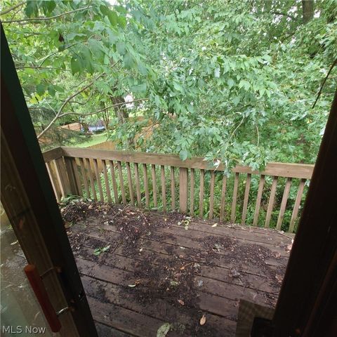 6407 Woodmoor Avenue NW, Canton, OH 44718