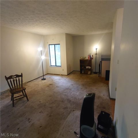 6407 Woodmoor Avenue NW, Canton, OH 44718