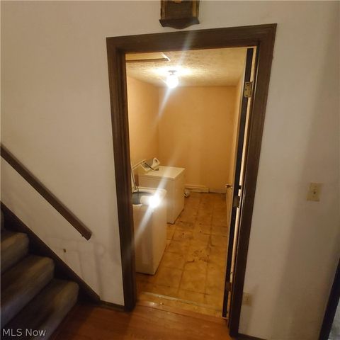 6407 Woodmoor Avenue NW, Canton, OH 44718
