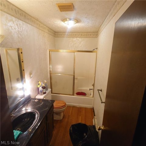 6407 Woodmoor Avenue NW, Canton, OH 44718