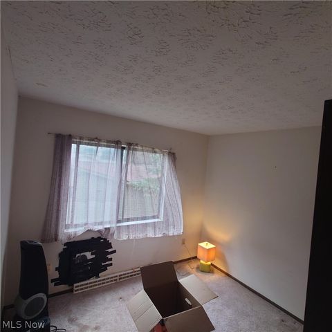 6407 Woodmoor Avenue NW, Canton, OH 44718