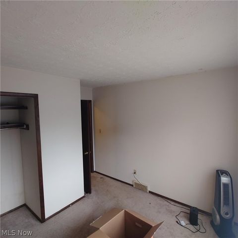 6407 Woodmoor Avenue NW, Canton, OH 44718