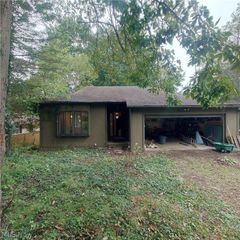 6407 Woodmoor Avenue NW, Canton, OH 44718