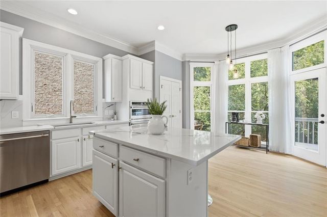 2482 Manor Walk, Decatur, GA 30030