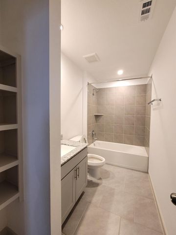 4915 Pine Haven Lane, Fresno, TX 77545