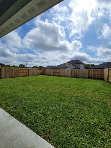 4915 Pine Haven Lane, Fresno, TX 77545
