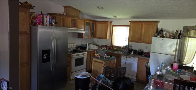 2445 Mahan Denman Road, Cortland, OH 44410