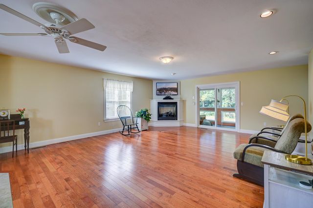 196 E Main St Unit 10, Conway, NH 03818