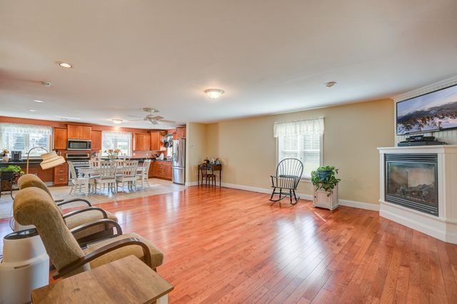 196 E Main St Unit 10, Conway, NH 03818