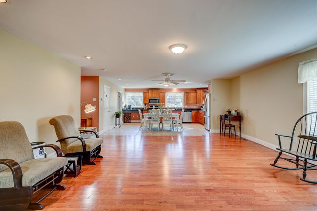 196 E Main St Unit 10, Conway, NH 03818